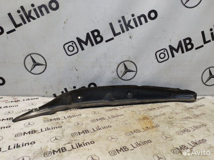Пыльник крыла правый Mercedes Ml W164
