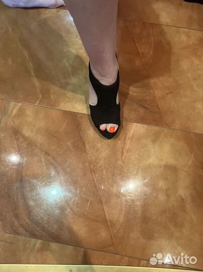 Босоножки новые Baldinini