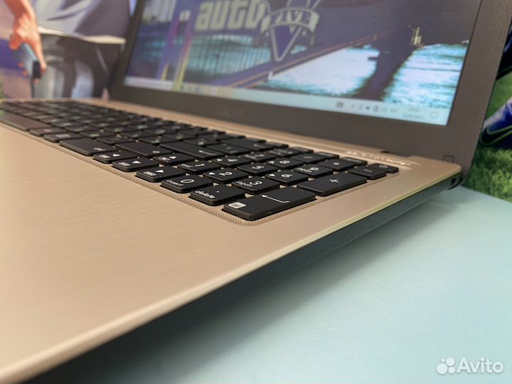 Игровой Ноутбук Asus 2 видеокарты/i3-6006U/Full-HD