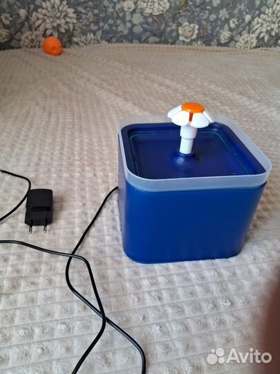 Автоматическая поилка для кошек