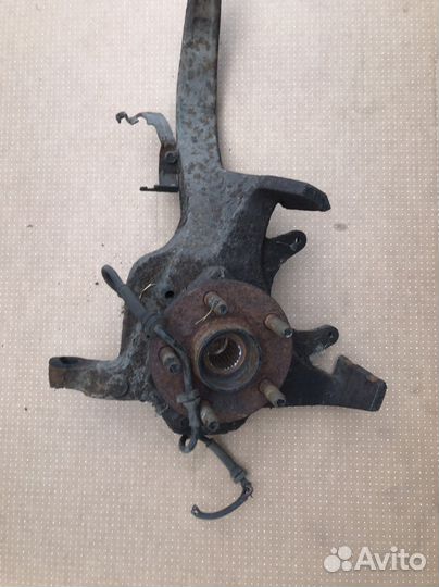 Поворотный кулак правый Chrysler Stratus JA