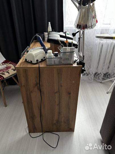 Продам стол для маникюра