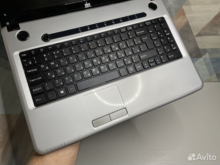 Ноутбук DNS/ 1 тб HDD/ 4гб озу