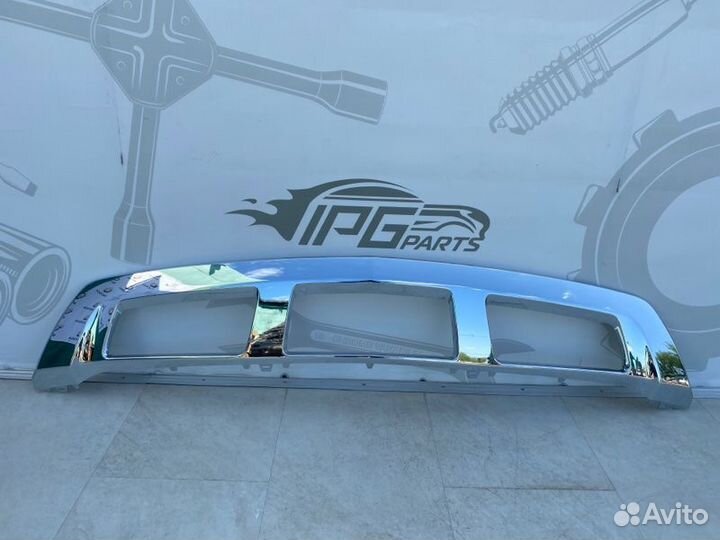 Накладка переднего бампера X166 A1668852825