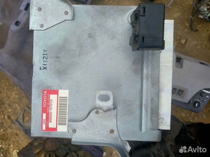 Блок управления Abs Toyota Prius nhw10