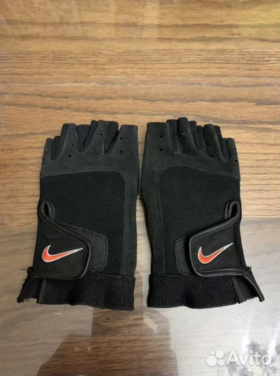 Автомобильные перчатки Nike
