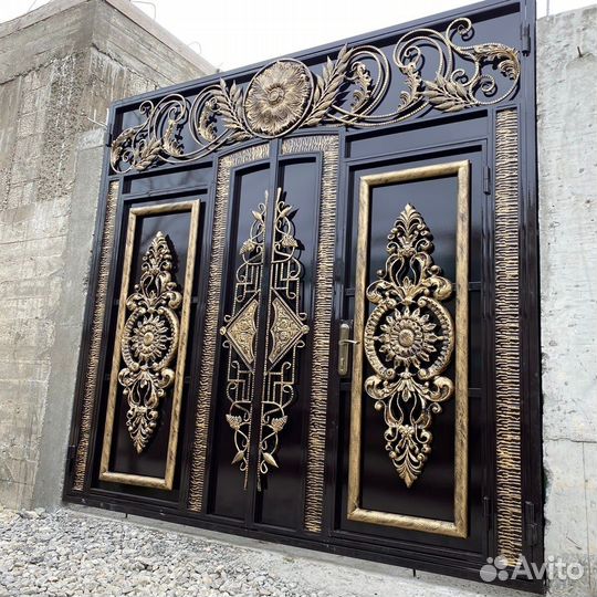 Ворота с элементами ковки из качественного металла