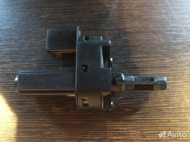 Концевик на педаль сцепления Ford Focus 3