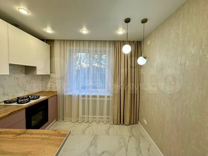 2-к. квартира, 52 м², 2/9 эт.