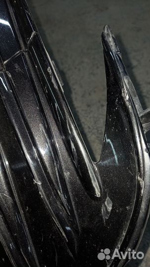 Решетка переднего бампера Toyota Camry V70 V75