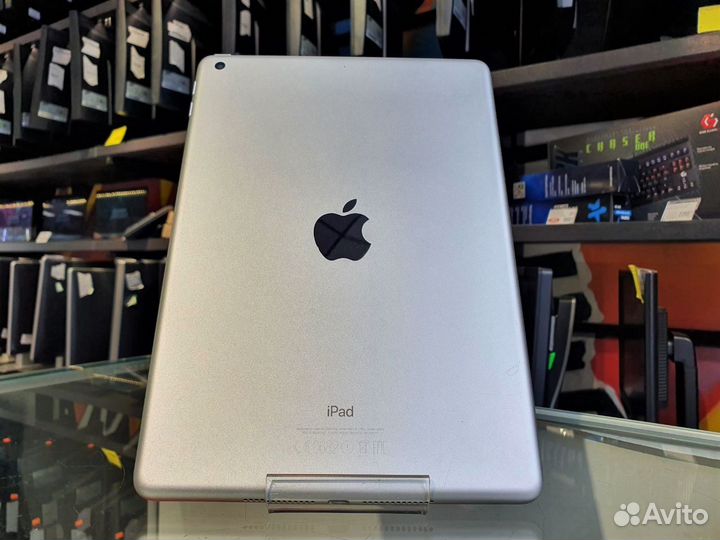 Планшеn iPad Air 5-го