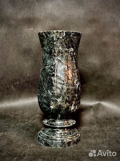 Ваза из натурального камня