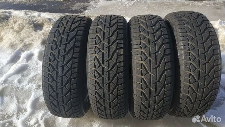 Kormoran Snow 215/55 R18 99V