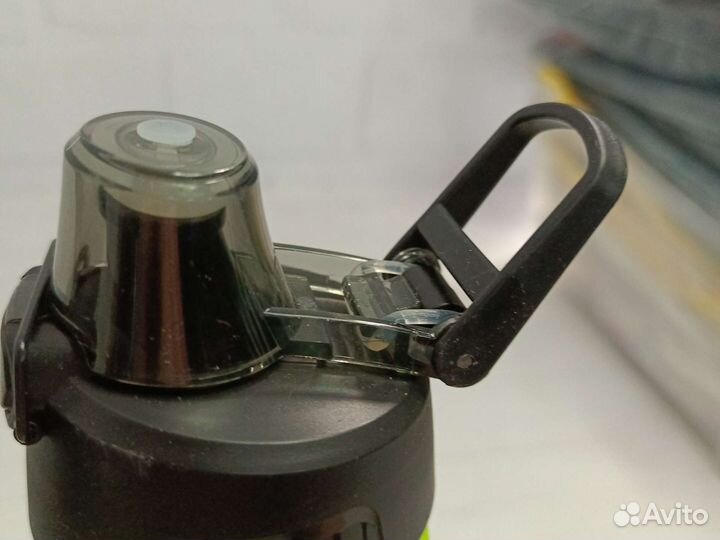 Спортивная бутылка