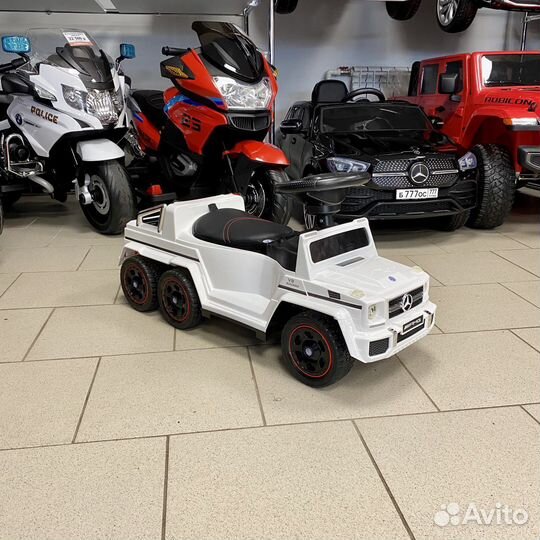 Машинка-каталка толокар