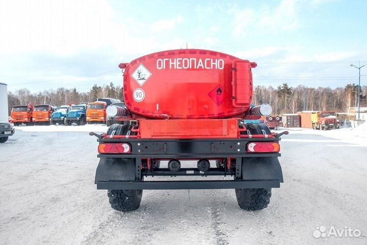 Прицеп химическая цистерна УралСпецТранс ПЦ 8-21, 2023