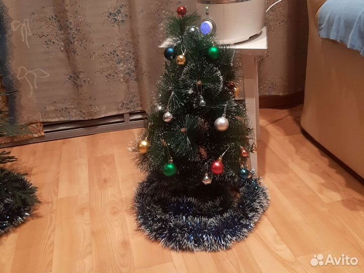 Ёлочки, гирлянды, подставки для ёлочек