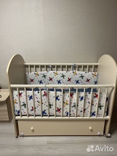 Детская кроватка