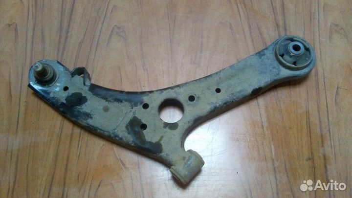 Kia picanto 2011- 2017 рычаг передний 545011y100