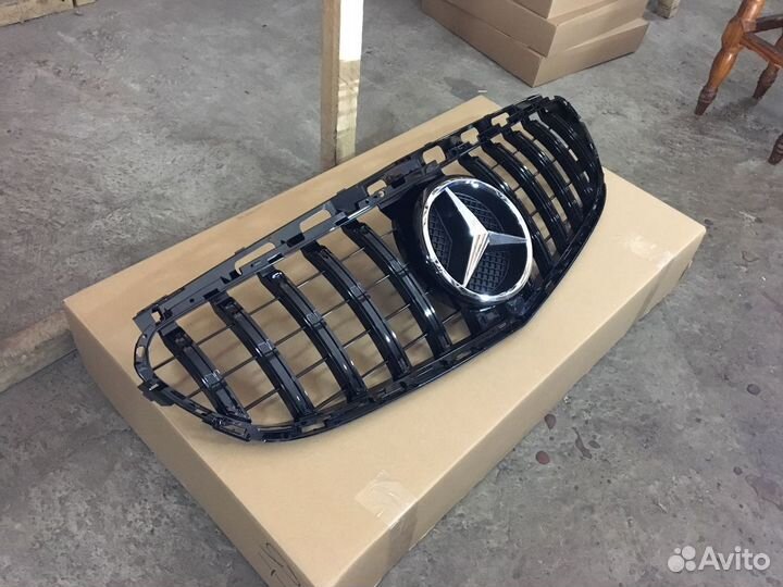 Решетка радиатора Mercedes W212 AMG рестайлинг