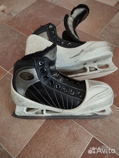 Коньки вратарские