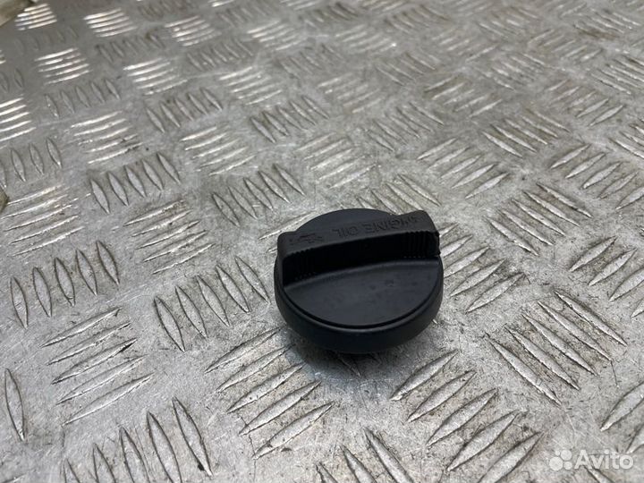 Крышка маслозаливной горловины Toyota Camry V40