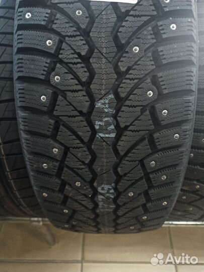 Pirelli Formula Ice 215/65 R16