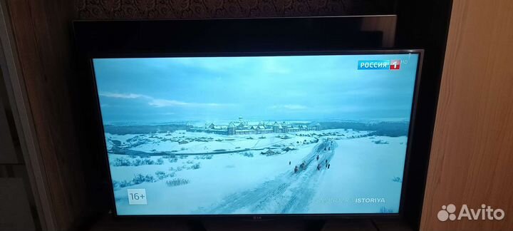 Телевизор LG 42 дюйма со smart tv и 3d