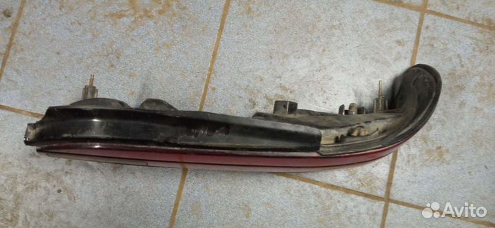 Vista SV30 фонарь задний правый/Центральный