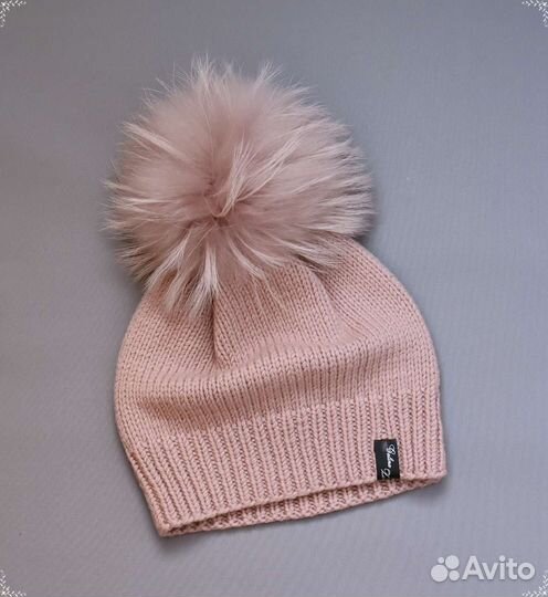 Шапка с натуральным помпоном