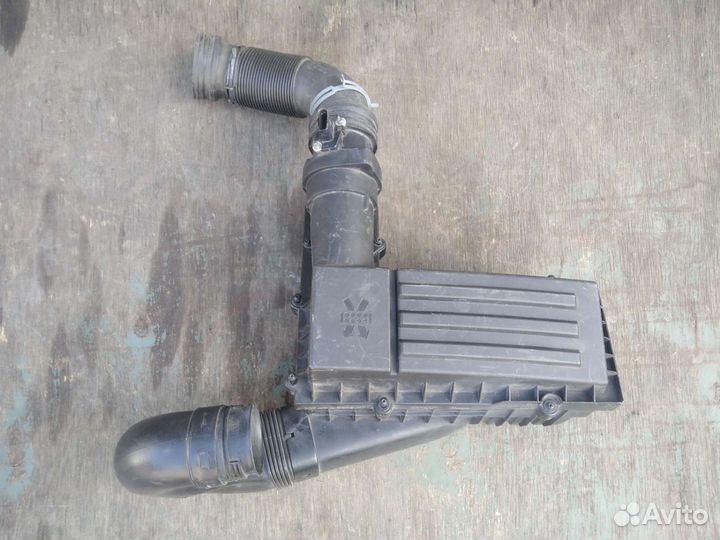 Корпус воздушного фильтра VW Tiguan 1