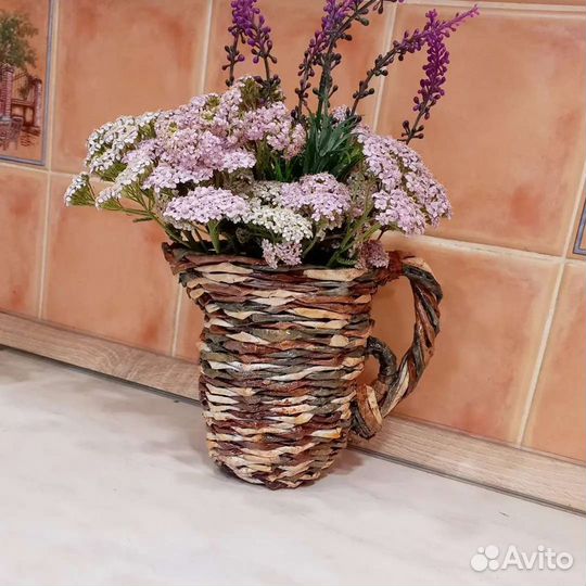 Кувшин из бумажной лозы