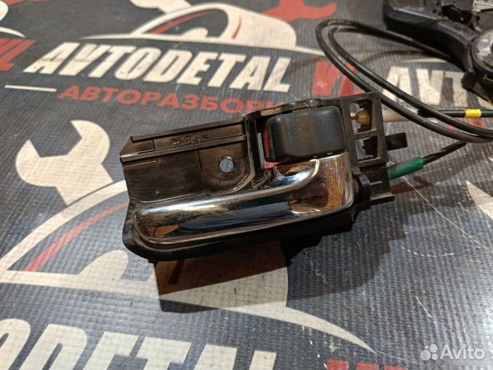 Замок двери задний правый Toyota Wish Xe10 минивэн