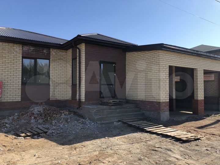 Коттедж 196 м² на участке 6 сот.