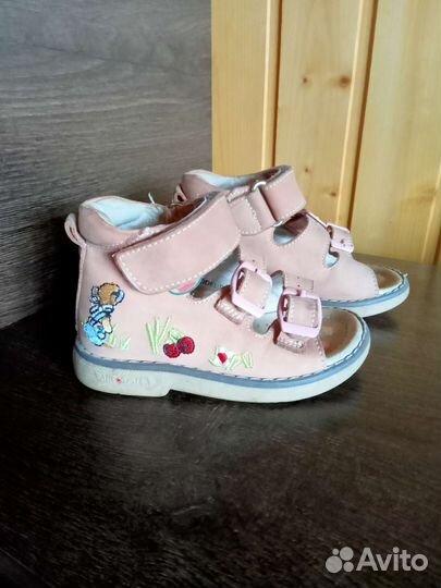 Сандалии для девочки