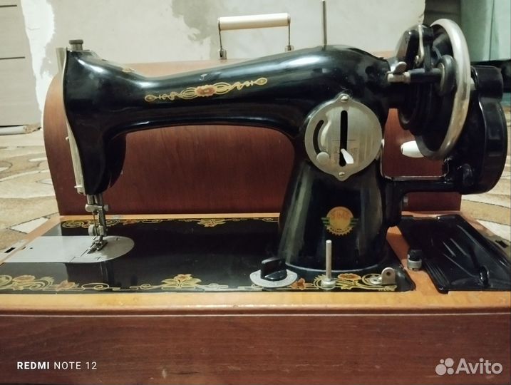 Швейная машинка ручная
