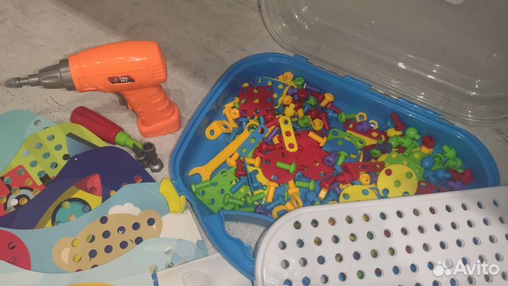 Конструктор с шуруповертом в чемоданчике