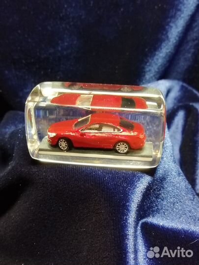 Сувенирчик с миниатюрой Mazda 6 2014г