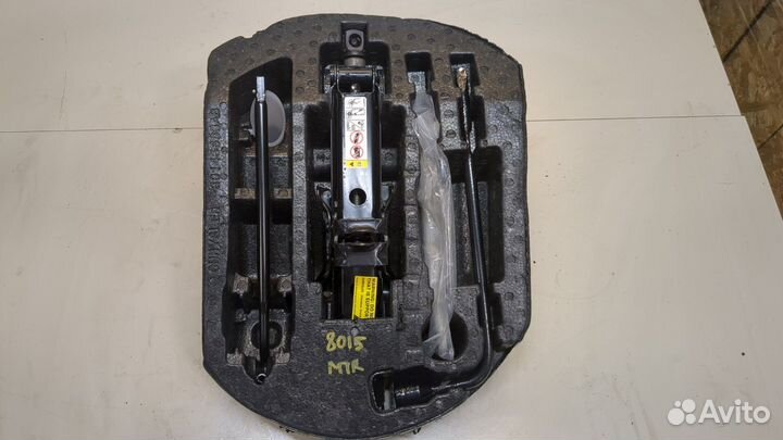 Набор инструментов штатный Jeep Grand Cherokee 201