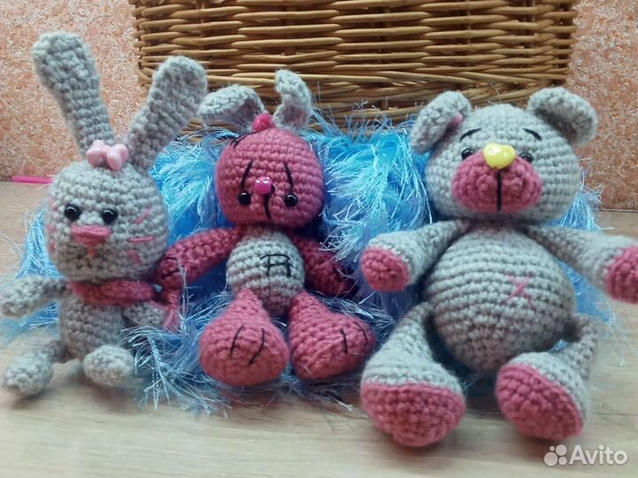 Вязанные игрушки. Зайка символ 2023г