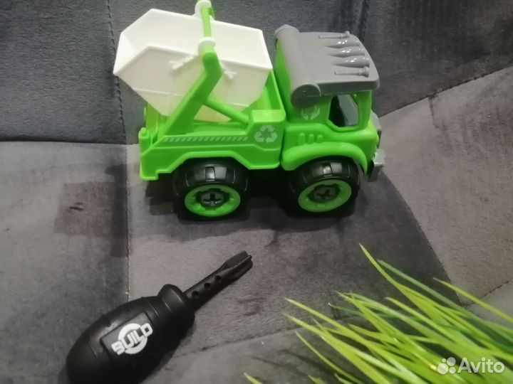 Машинка конструктор с отверткой