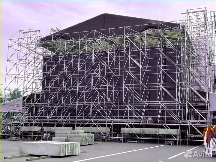 В аренду строительные леса для сцен Layher