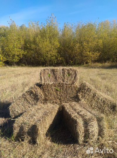 Солома и сено в тюках