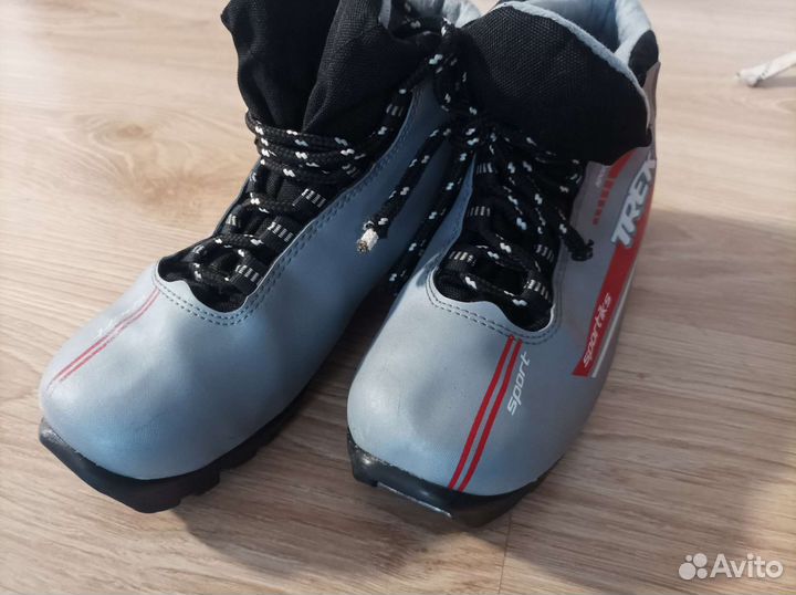 Лыжные ботинки