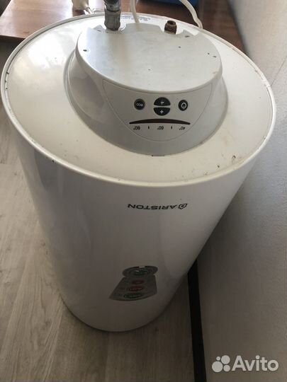 Водонагреватель Ariston 100л