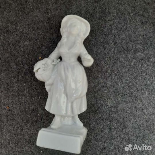 Антикварная статуэтка каподимонте