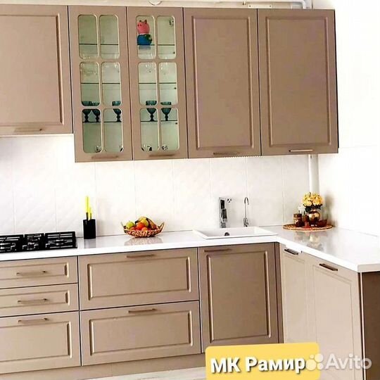 Кухонный гарнитур в красивом цвете