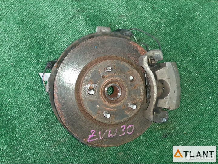 Ступица передняя правая toyota prius