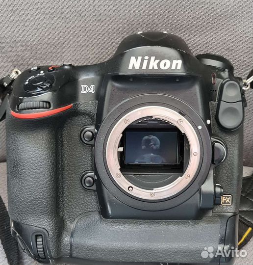 Зеркальный фотоаппарат Nikon D4