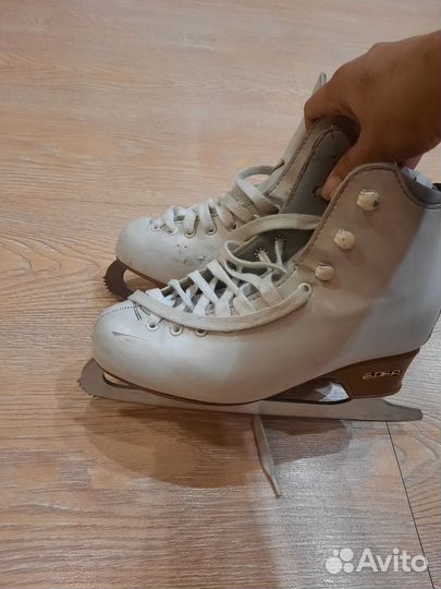Фигурные коньки edea 245